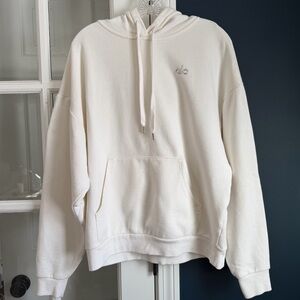 alo Yoga Accolade Hoodie in Ivory, Size Medium